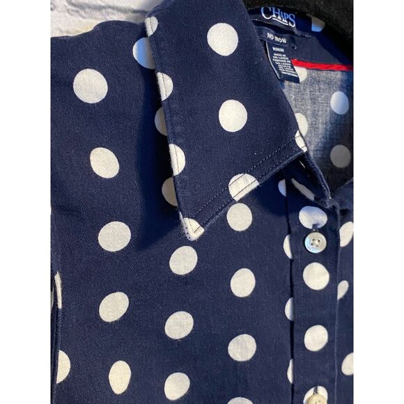 CHAPS Women's No Iron Sleeveless Button Front Blouse Navy Blue and White Size M - Picture 4 of 7